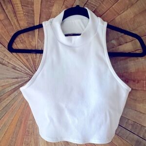 Womens Alo high neck muscle ribbed cropped tank top. White. Size:M